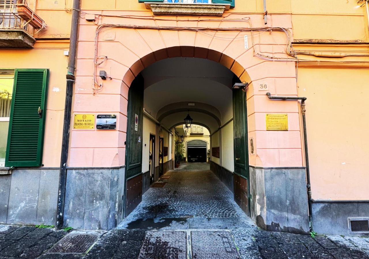 Metro Amedeo - Stanza Privata Con Vasca Idromassaggio Appartement Napels Buitenkant foto