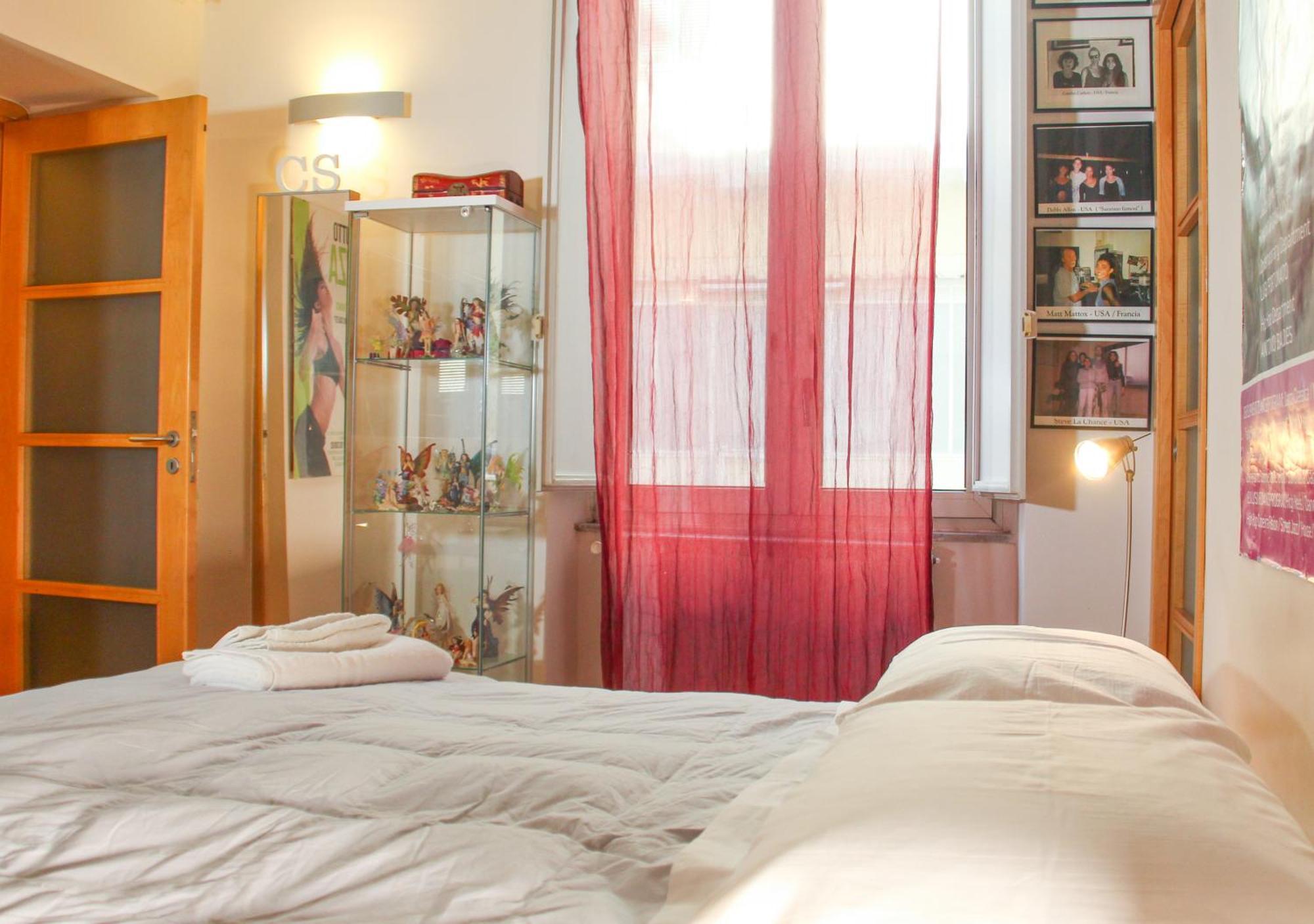 Metro Amedeo - Stanza Privata Con Vasca Idromassaggio Appartement Napels Buitenkant foto